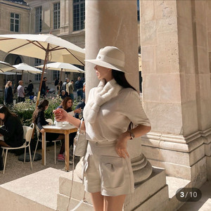 [드오브] 밍크 머플러 + 반팔 니트 + 레더 반바지