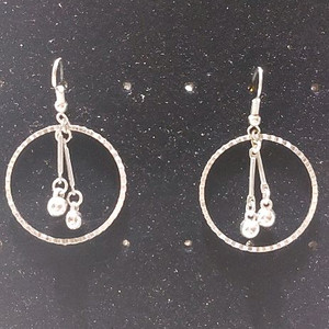 공방 웨딩 하객 귀걸이 빛을 비추면 엄청 반짝여