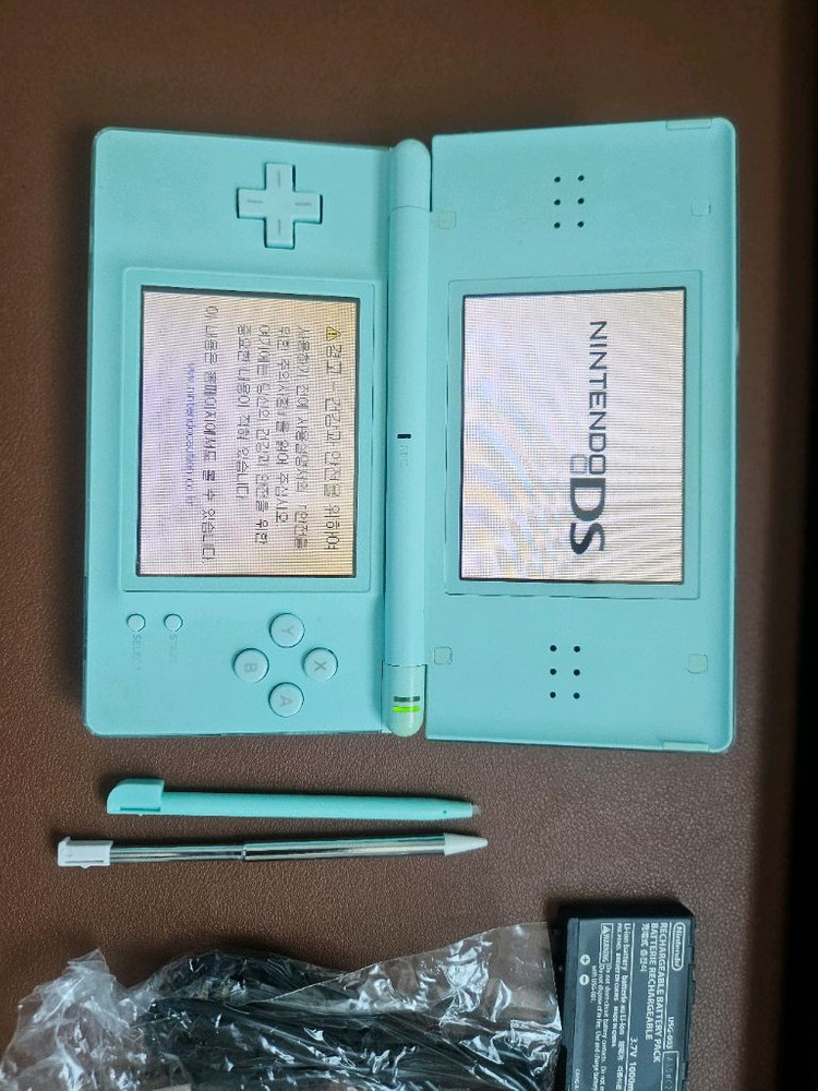 닌텐도 DS Lite 민트본체 + 게임칩 +터치펜2개 + 충전선 + 추가배터리 이미지