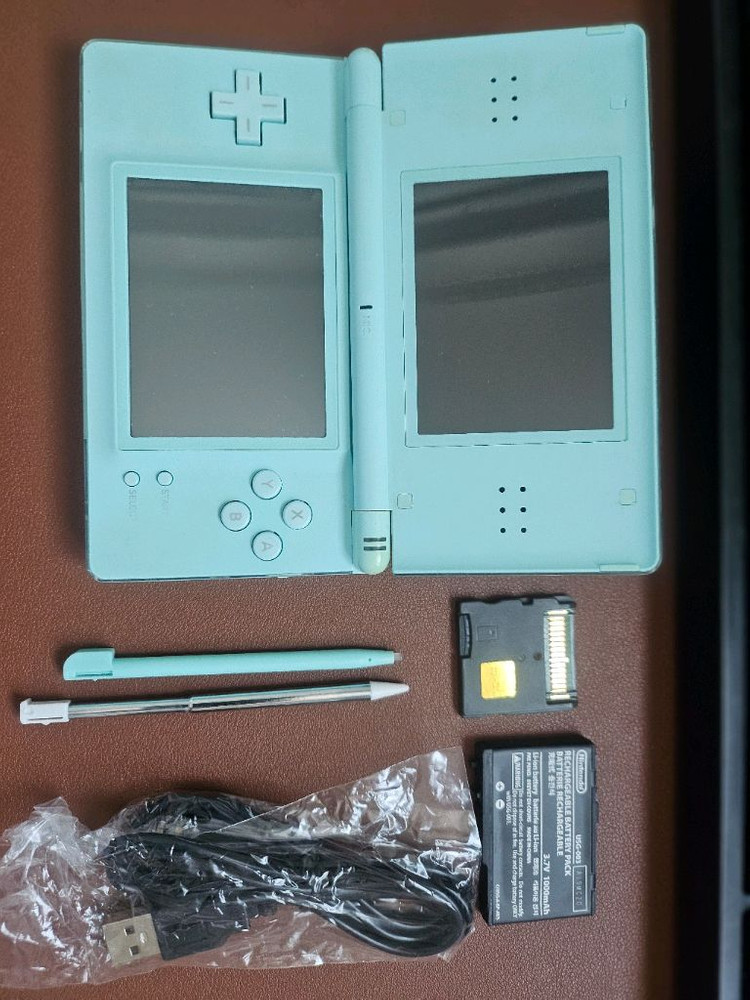 닌텐도 DS Lite 민트본체 + 게임칩 +터치펜2개 + 충전선 + 추가배터리 이미지