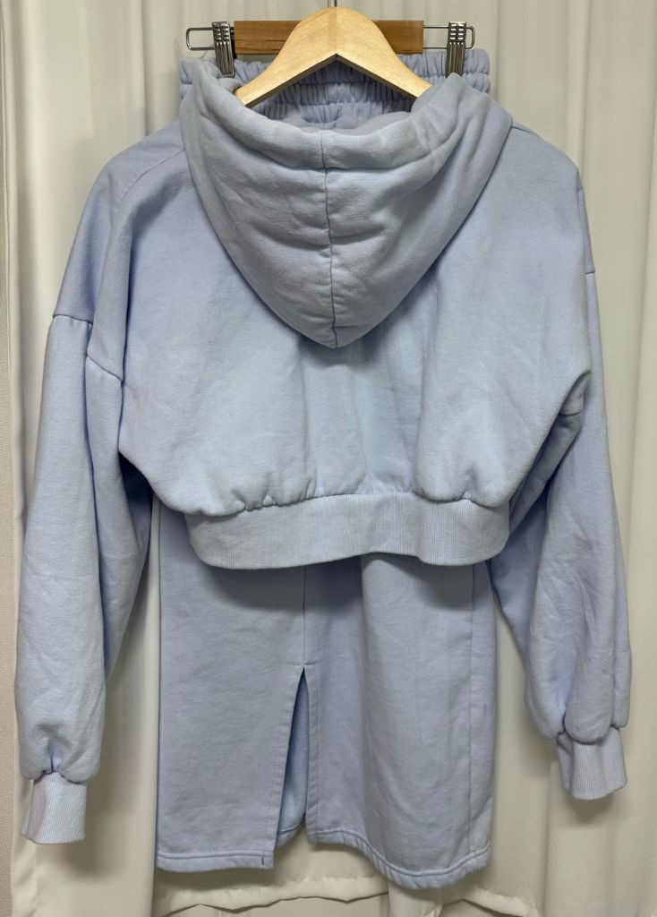 소라색 투피스 셋업 이미지