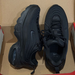 나이키 에어맥스 포털 블랙 245 1회착