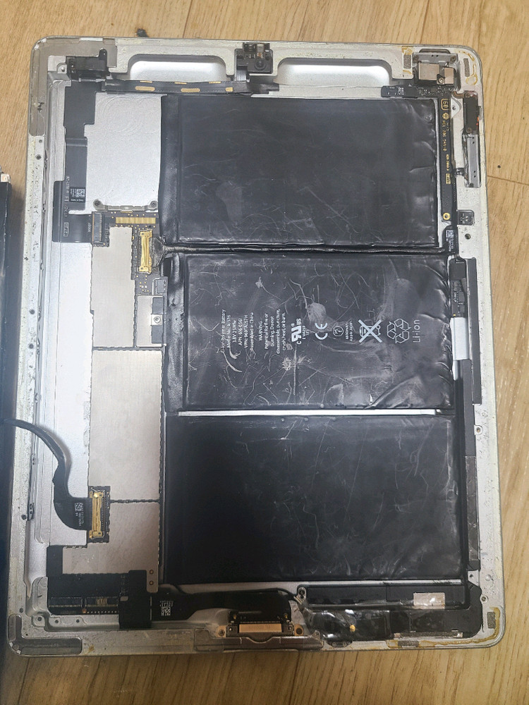 구) 아아패드 2세대 액정 뒷판 부품용--1