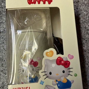 세븐일레븐 헬로키티 손잡이 텀블러 과자포함 미개봉 이미지