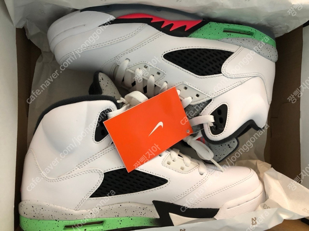 나이키 조던 5 레트로 스페이스잼 250사이 즈. 나코탭 새것--1