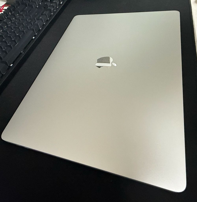 맥북프로 16 A2141 인텔 풀박 i9 / 16g / 1TB--0