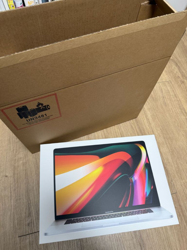 맥북프로 16 A2141 인텔 풀박 i9 / 16g / 1TB--3