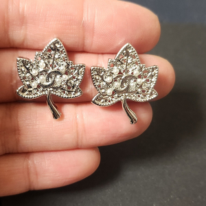샤귀걸이 나뭇잎귀걸이 실버 딱붙귀걸이(새상품)