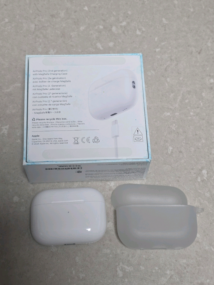 에어팟 프로2 USB-C + 애플케어플러스 팝니다!--1