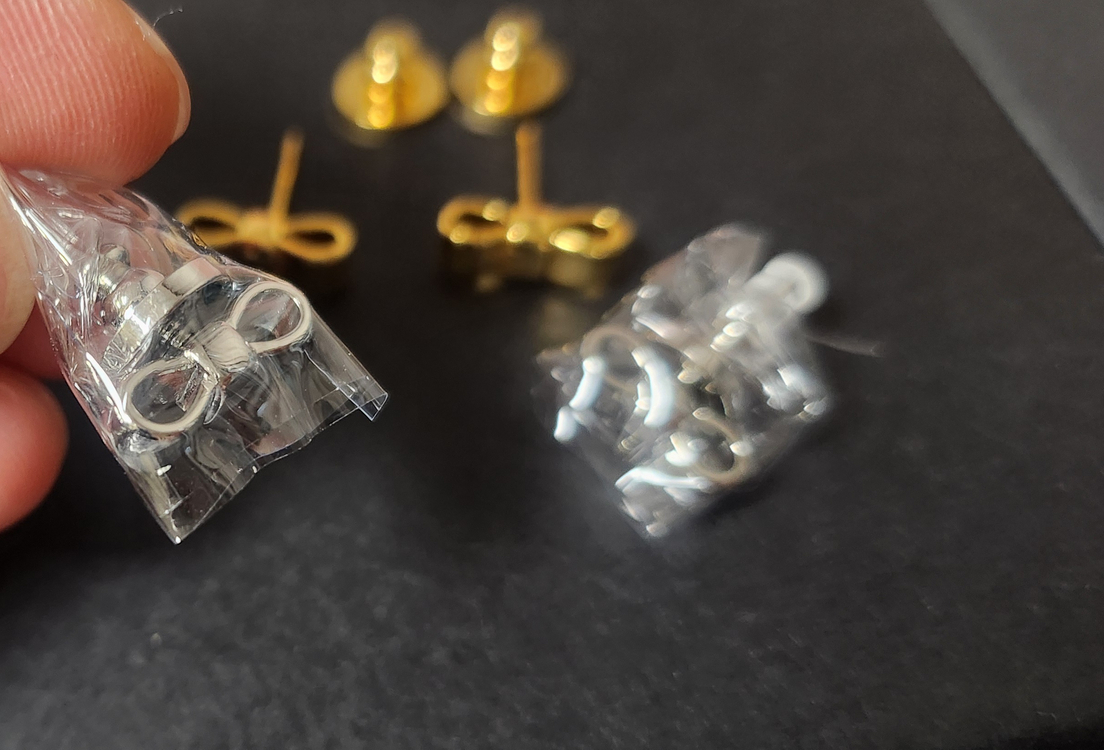 프라 귀걸이 딱붙 리본귀걸이 실버 옐골 (새상품)--1