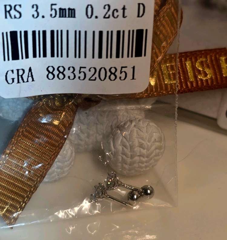 18k 화이트골드 모사나이트 귀걸이--2