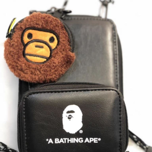 국내배송 베이프 레더 블랙 핸드폰가방 목걸이 랜야드 보조가방 외출가방