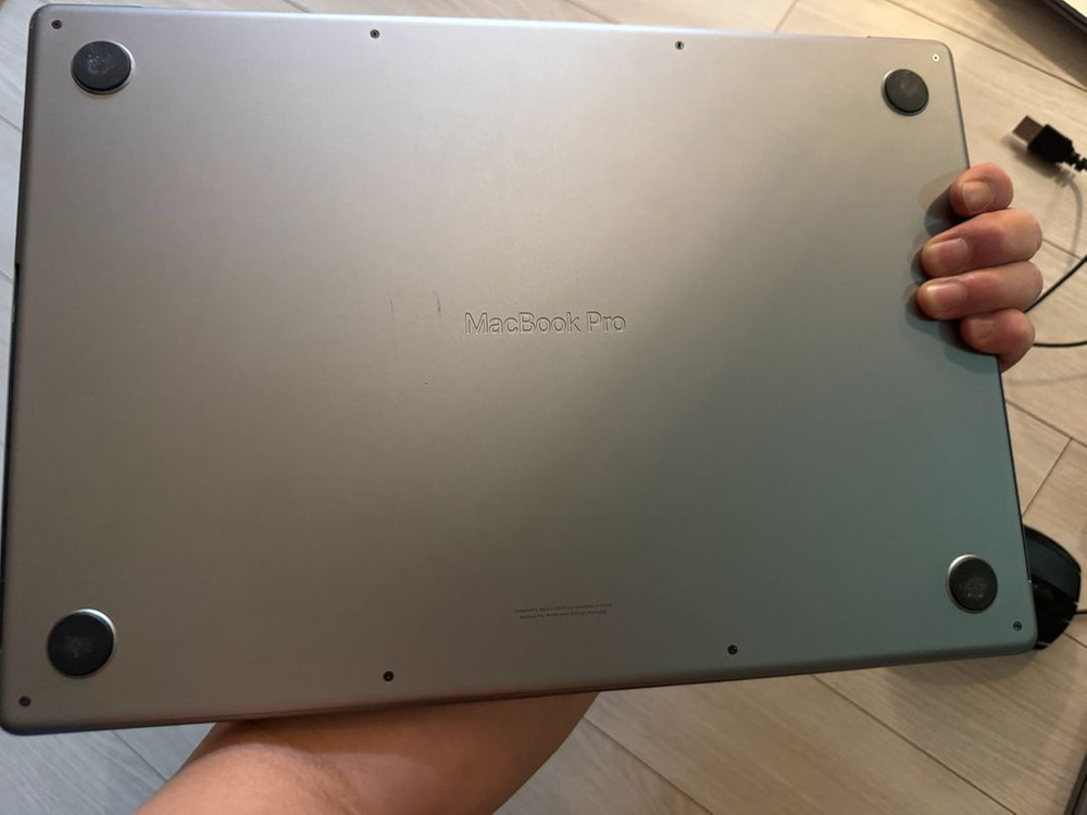 애플 맥북프로m2 16인치 16기가 1테라팝니다--2