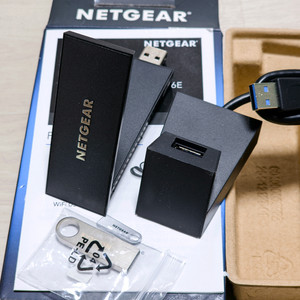 넷기어 나이트호크 A8000 WiFi 6E AXE3000 USB 3.0 어댑터