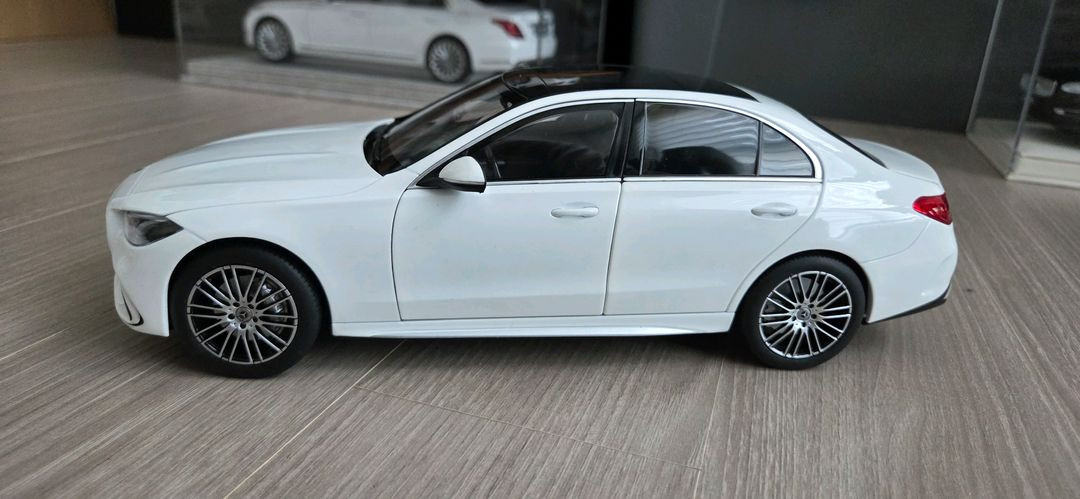 1:18 NZG / MERCEDES BENZ C CLASS W206 / WHITE 벤츠 C 클래스 모형 이미지