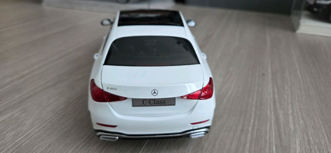 1:18 NZG / MERCEDES BENZ C CLASS W206 / WHITE 벤츠 C 클래스 모형 이미지
