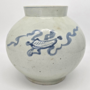 조선시대 분원 백자청화칠보문호 이미지