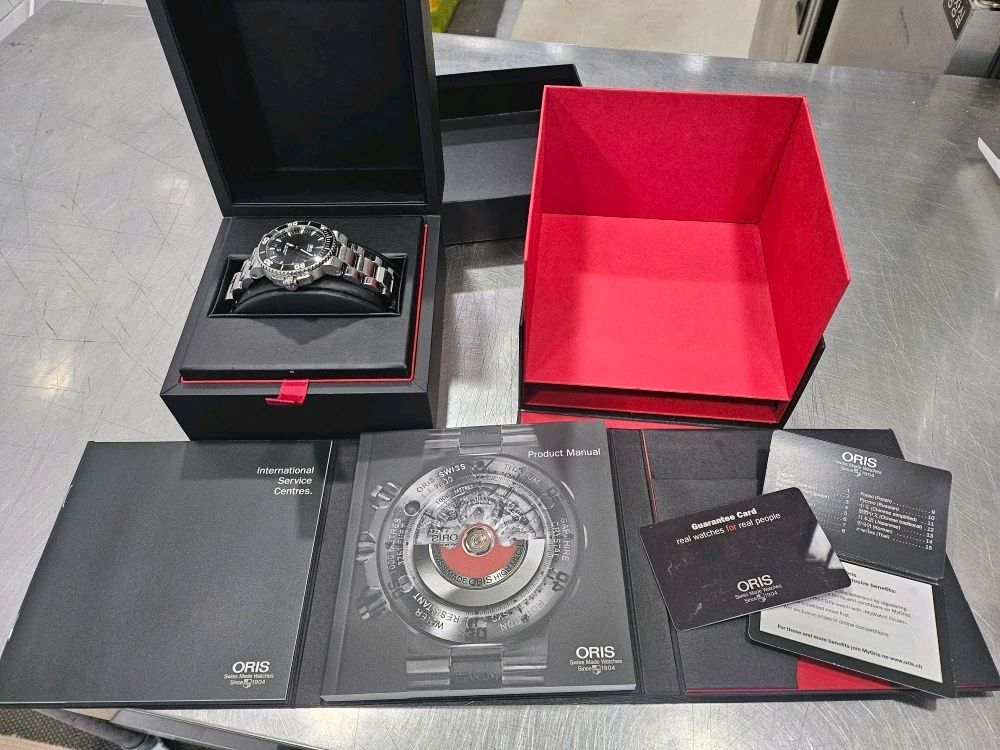 오리스 애커스 43.5mm 검판 오토매틱 시계 풀박스 이미지