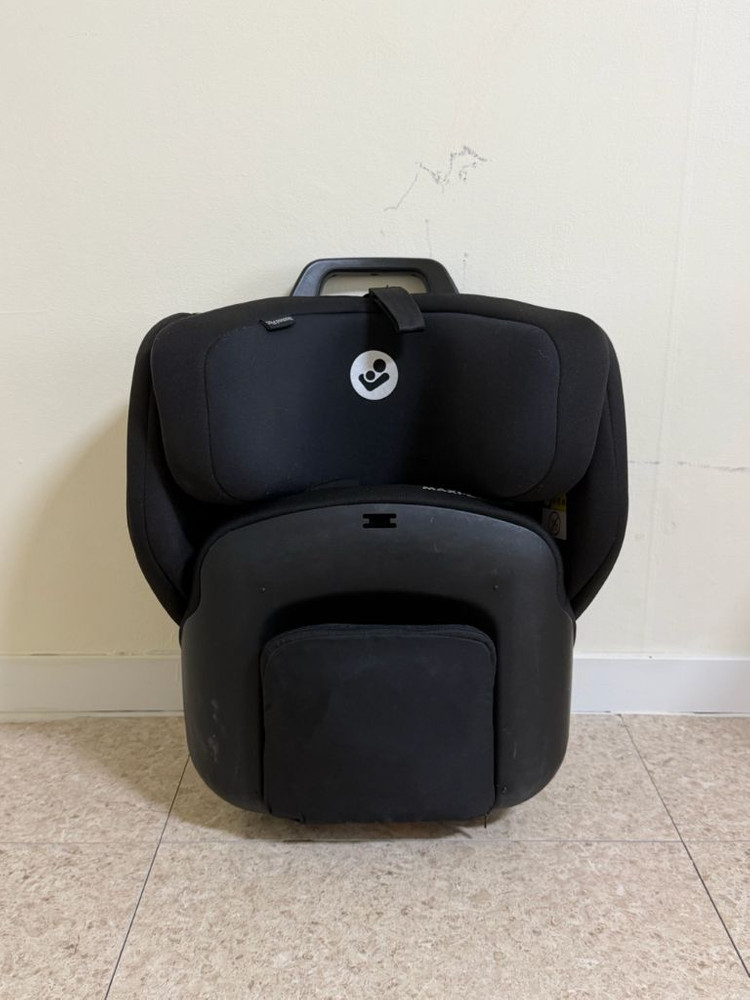 맥시코시 Nomad Plus 휴대용 여행용 카시트 이미지