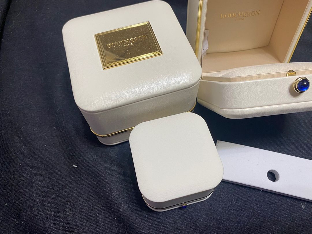 부쉐론케이스 판매합니다 이미지