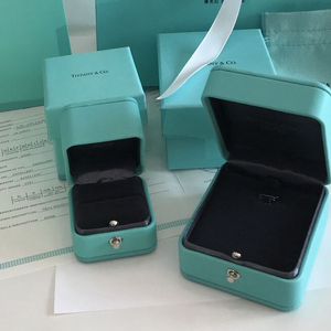 티파니케이스 판매합니다 이미지