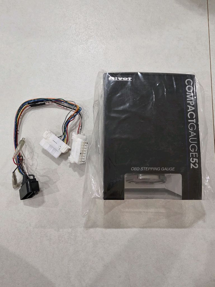 피봇 PIVOT 차량용CPB 52mm부스트 게이지 + OBD-EH 하네스 이미지