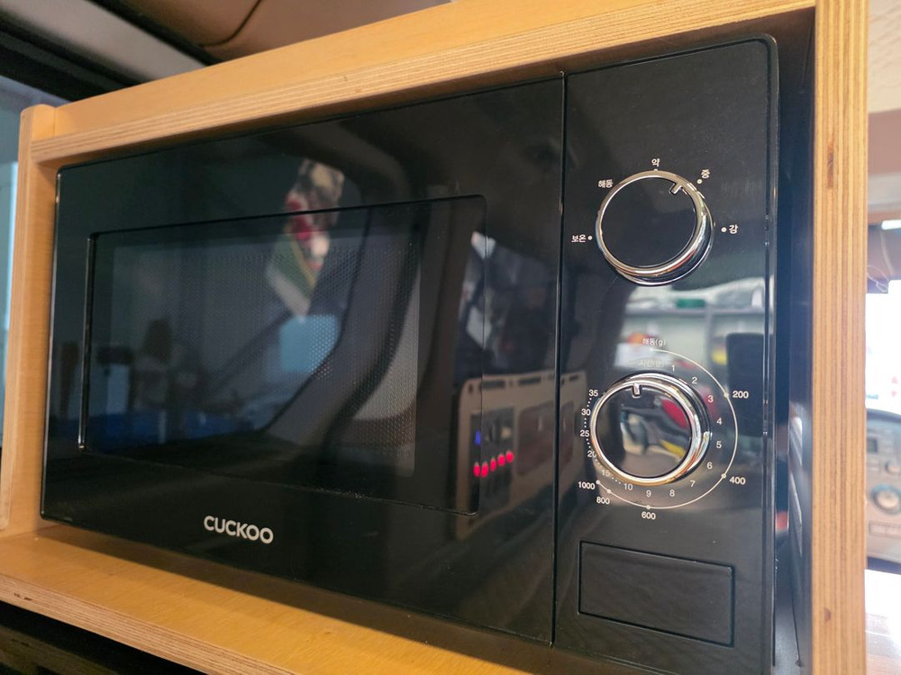 스타렉스 중고 캠핑카 , 11년식 3인승, 슬라이드방식수납함,최저가판매,엠보싱작업,냉장고전자렌지수전, 이미지