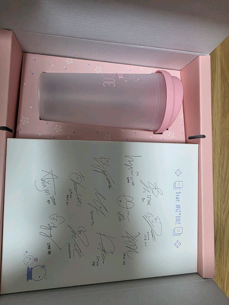 아이즈원 팬클럽 키트 1기, 2기 이미지