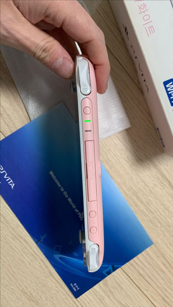 [초레어 핑크 비타] 소니 PS Vita 2세대 핑크 비타 2세대 비타 이미지