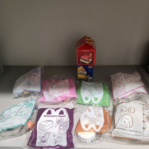 맥도날드미개봉해피밀맥날크루플레이스밋코구라시스페이스잼미니언즈톰제리피규어급처양도판매 이미지