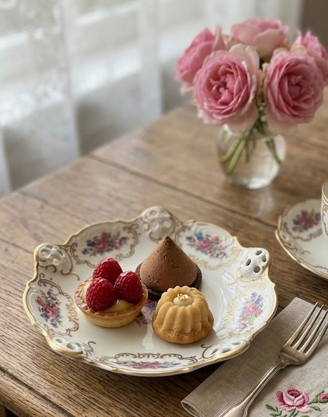 독일 빈티지 로젠탈 몰리에르 투각 핸드페인팅 꽃무늬 접시 이미지