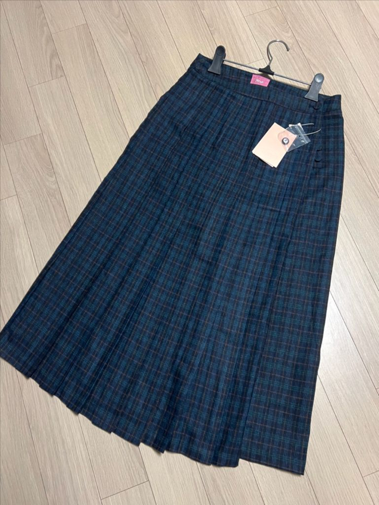 새상품) 25년 시눈 SINOON SN 플리티드 랩 스커트 체크 플리츠 롱치마 네이비--10