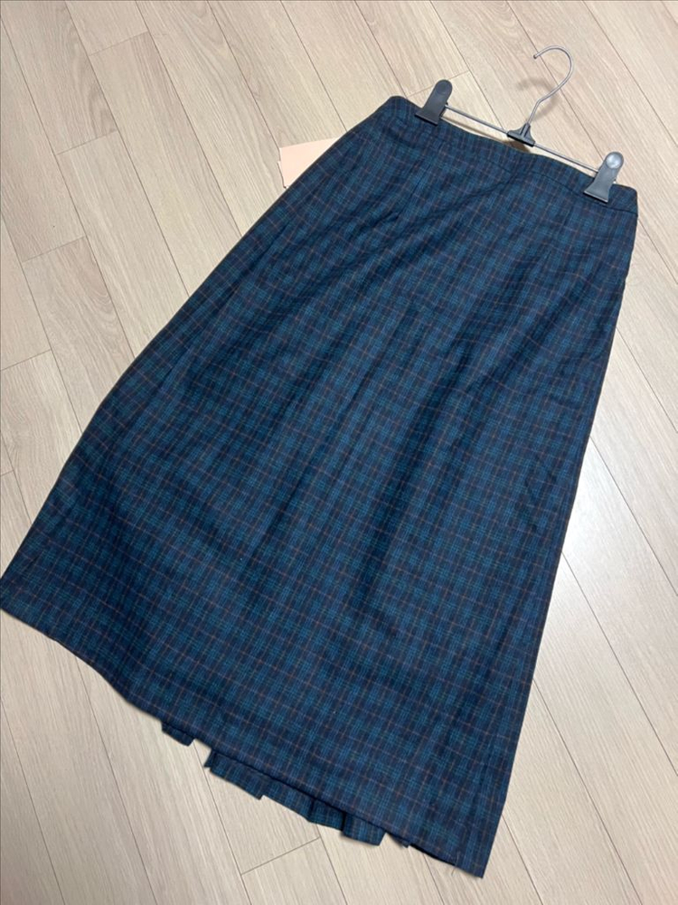 새상품) 25년 시눈 SINOON SN 플리티드 랩 스커트 체크 플리츠 롱치마 네이비--7