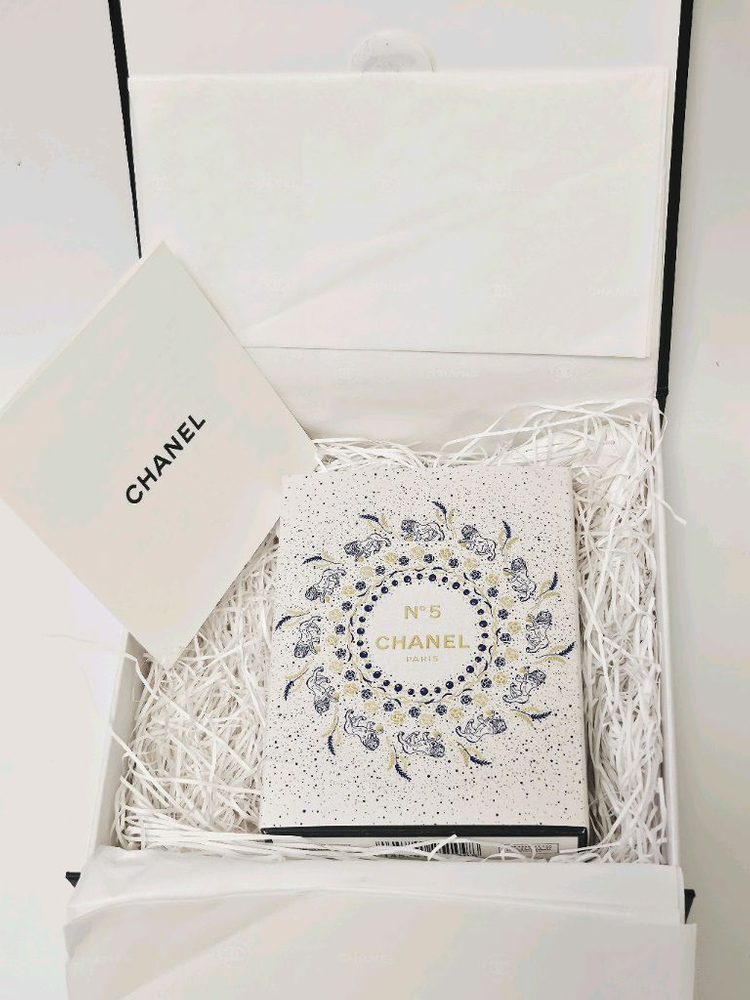 샤넬 넘버5 N5 오 드 빠르펭 펄스 스프레이 한정판 (Black) 이미지