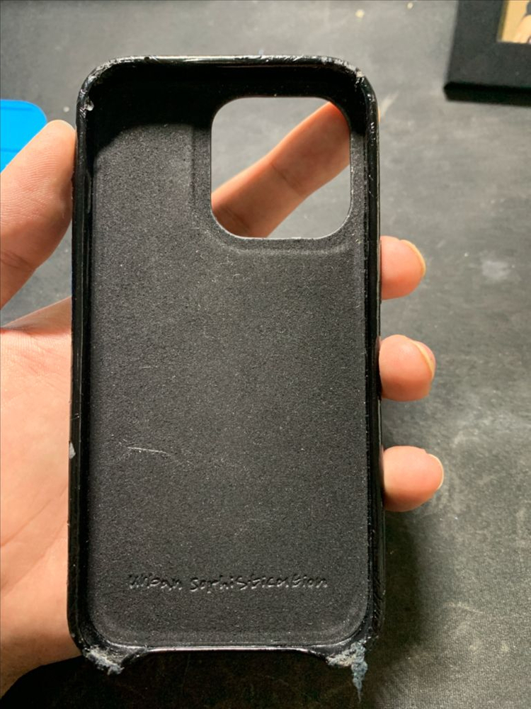 아이폰 13프로 어반소피스티케이션 케이스 블랙 판매 (사용감 많음) 이미지
