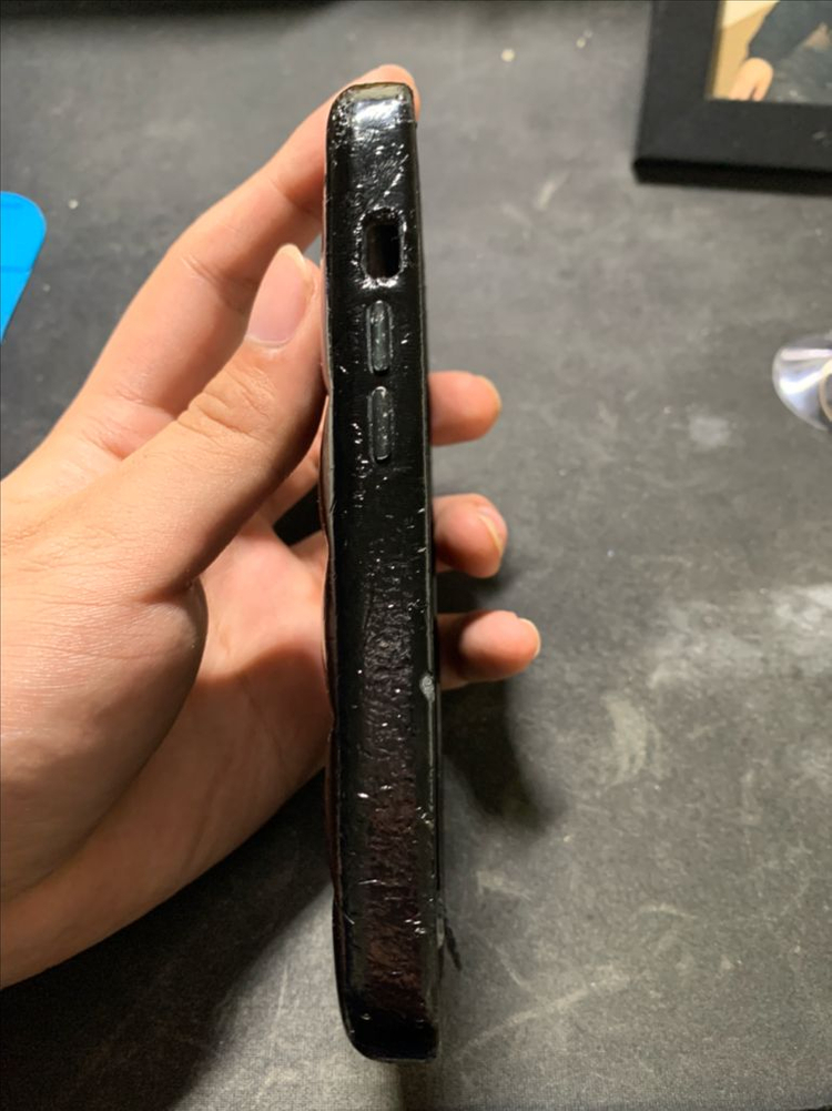 아이폰 13프로 어반소피스티케이션 케이스 블랙 판매 (사용감 많음) 이미지