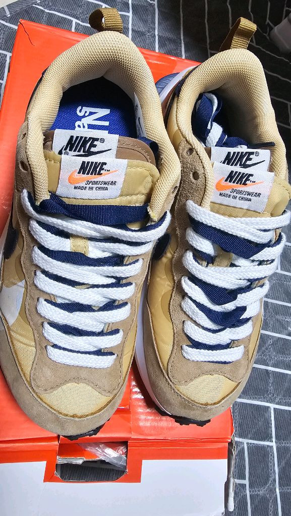 나이키x사카이 베이퍼와플 세서미 235mm 37사이즈 새상품--1