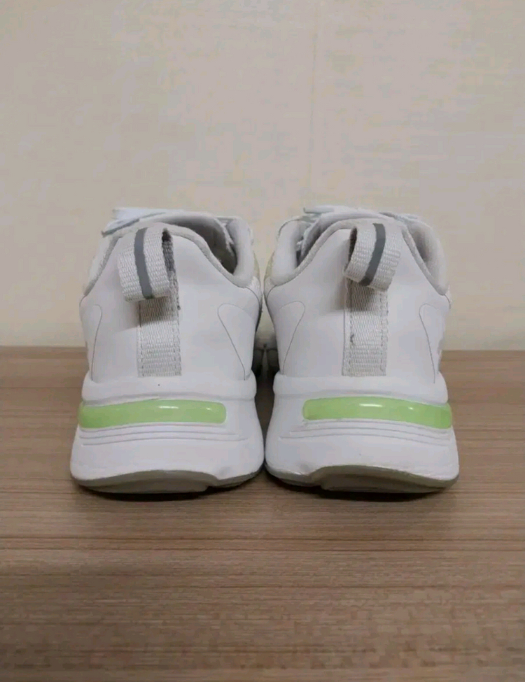 남성 데상트 데이 커버드 런닝화, 운동화 (240) 이미지