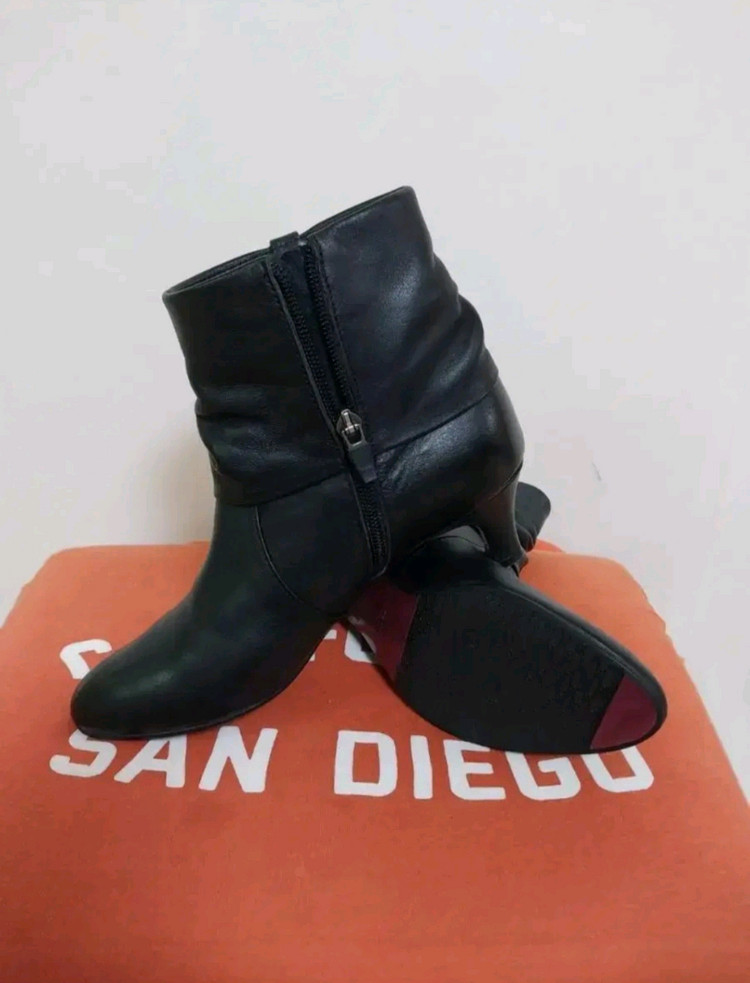 여성 에스콰이어 블랙 가죽 앵클부츠 (240) 이미지