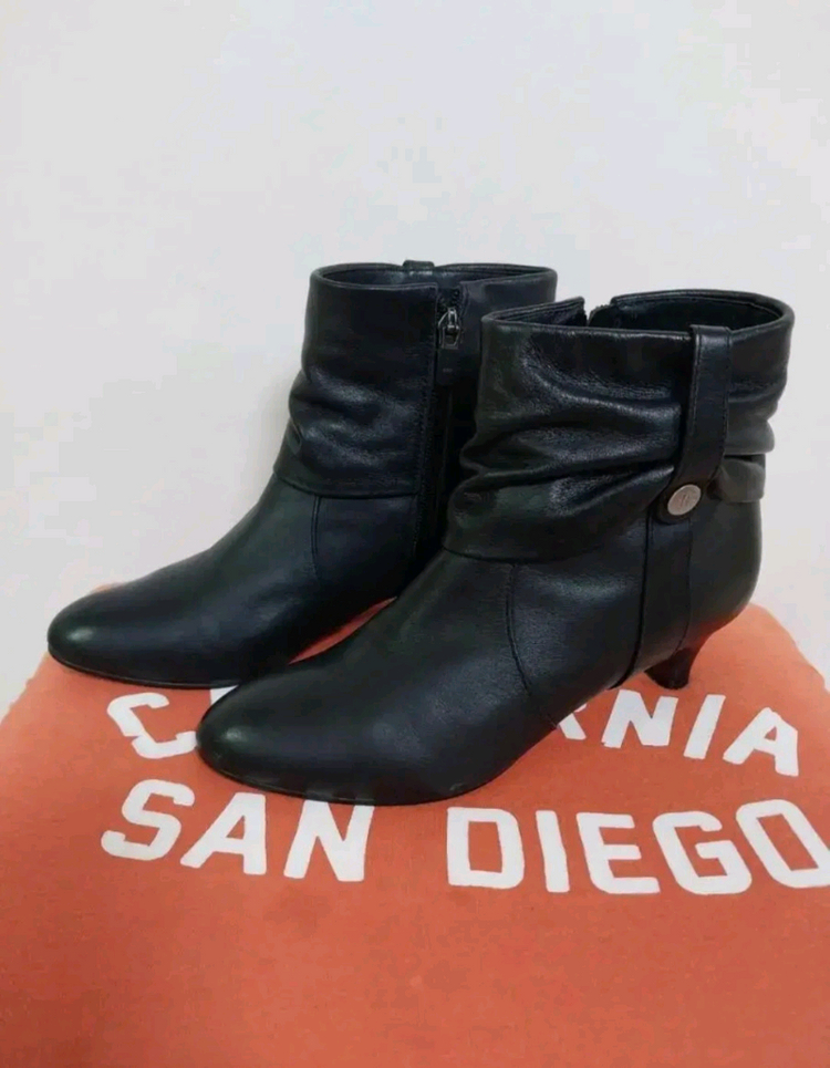 여성 에스콰이어 블랙 가죽 앵클부츠 (240) 이미지