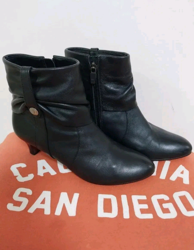 여성 에스콰이어 블랙 가죽 앵클부츠 (240) 이미지