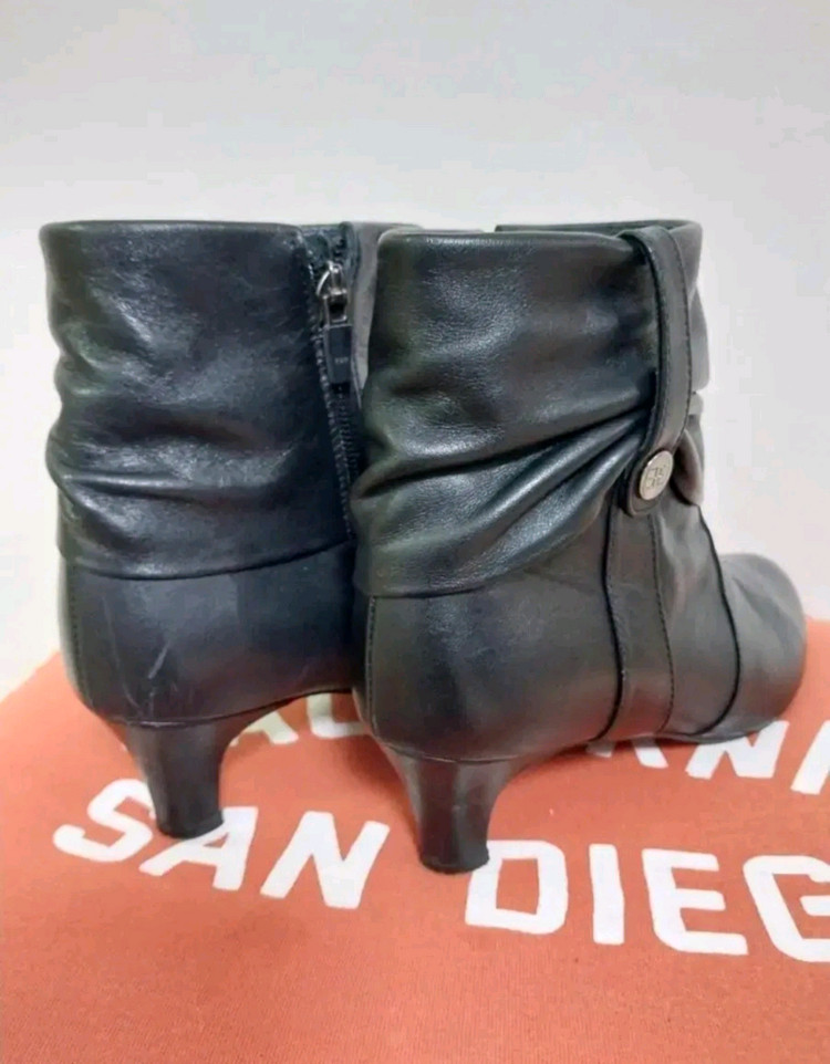 여성 에스콰이어 블랙 가죽 앵클부츠 (240) 이미지