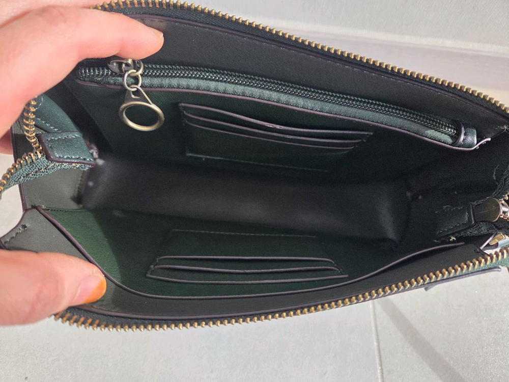 데일리로 들고 다니기 좋은 딥그린 컬러 가죽 크로스백 새거--2