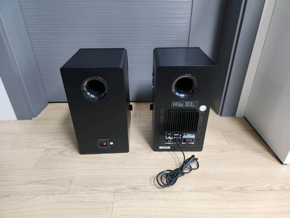 엠프내장형 2채널 스피커 판매 합니다. 이미지