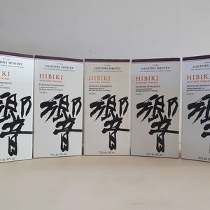 히비키 블렌더스 초이스, 히비키 하모니 공병 케이스팝니다. 이미지