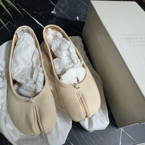 메종 타비 플랫슈즈 아이보리