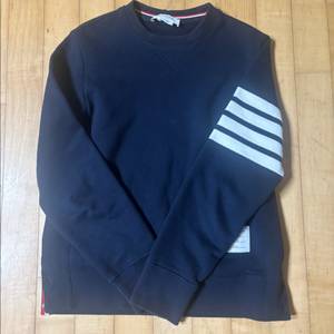 톰브라운 사선완장 맨투맨 네이비