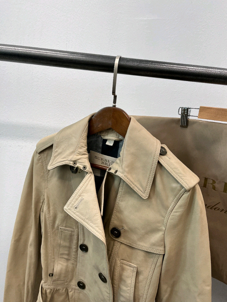 버버리 카프스킨 숏 트렌치자켓--3