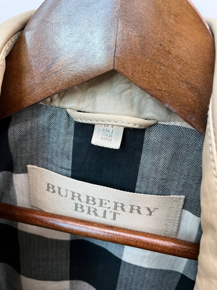 버버리 카프스킨 숏 트렌치자켓--4