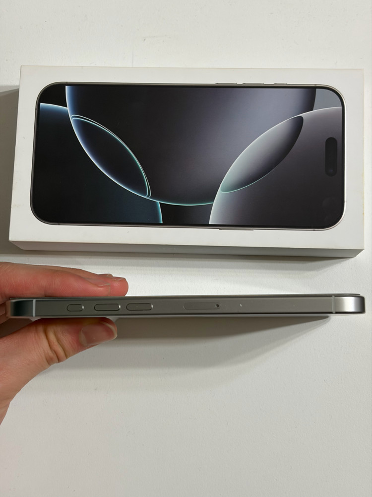 아이폰16프로맥스 256기가 풀박스 판매합니다--3